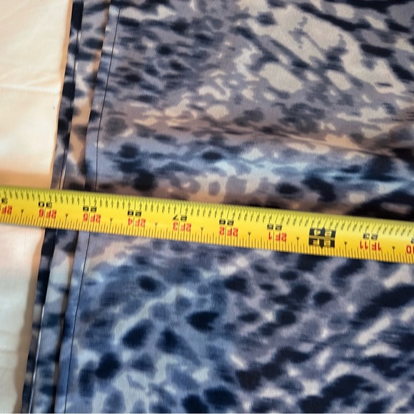 Chico’s blue animal print tunic Size 2. - Picture 7 of 10